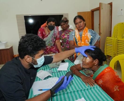 కనిగిరిలో ఉచిత కంటి వైద్య శిబిరం...