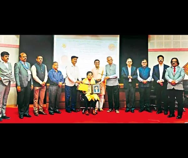 యువ శాస్త్రవేత్త శశిధర్‌కు రజత పతకం