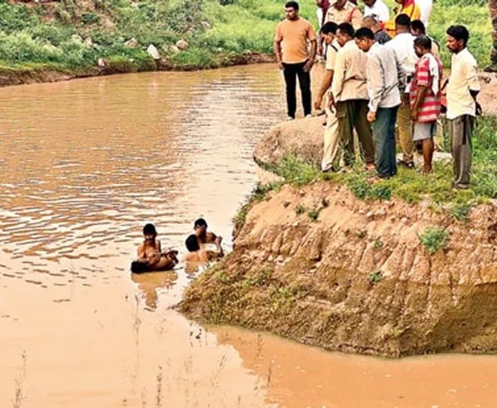 మల్యాల విద్యార్థుల మృతిపై