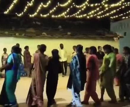 దామరగిద్దలో ముద్దపప్పు బతుకమ్మ సందడి - Udayam