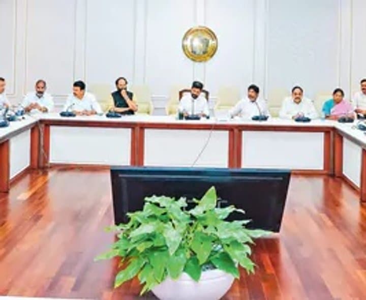 వివాదాలపై మాట్లాడొద్దు: రేవంత్‌