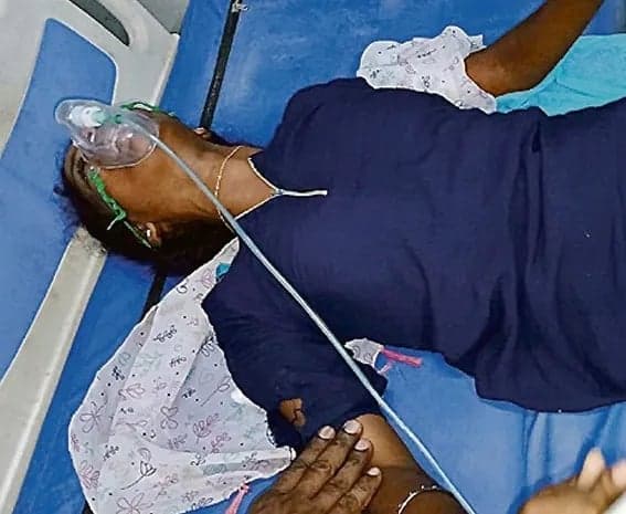 ఆర్టీసీ బస్సులో సీటు గొడవ - Udayam