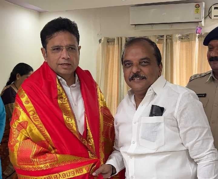 మంత్రి శ్రీధర్ బాబును కలిసిన ఇనగాల - Udayam