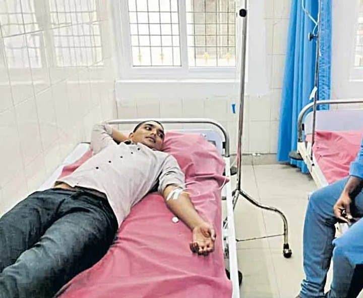 ఫుడ్‌ పాయిజన్‌తో విద్యార్థులు