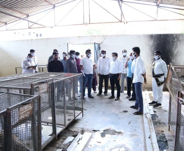 హాసన్‌పర్తి ఏబీసీ కేంద్రాన్ని పరిశీలించిన అధికారులు