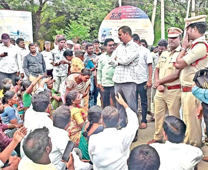 అధ్యాపకురాలి వేధింపులతో విద్యార్థి బలవన్మరణం