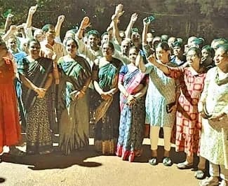 గేటెడ్ కమ్యూనిటీల కష్టాలు - Udayam
