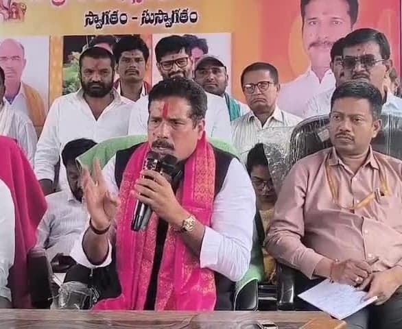 గిరిజనుల ఫిర్యాదులకు ఆన్‌లైన్ వేదిక - Udayam