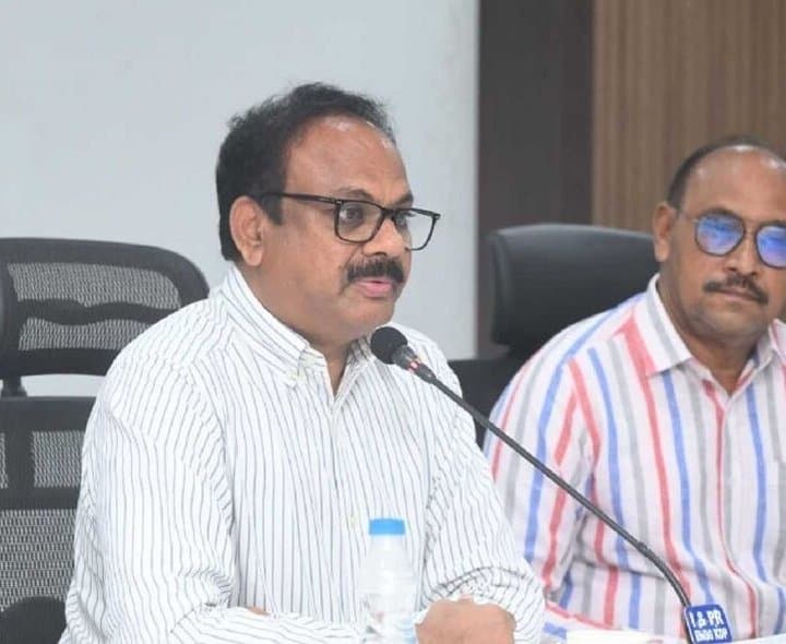 చేనేతకు మార్కెట్‌ కల్పిస్తాం: కలెక్టర్