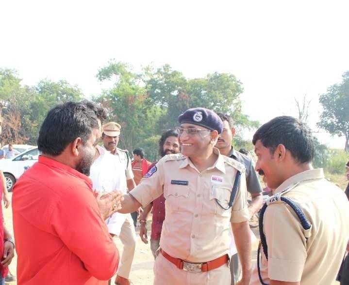 ఆర్మూర్‌లో నిమజ్జన బందోబస్తును పరిశీలించిన సీపీ - Udayam