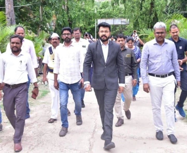 మానసిక వికాసానికి విద్యాలయాలే తొలి మెట్టు