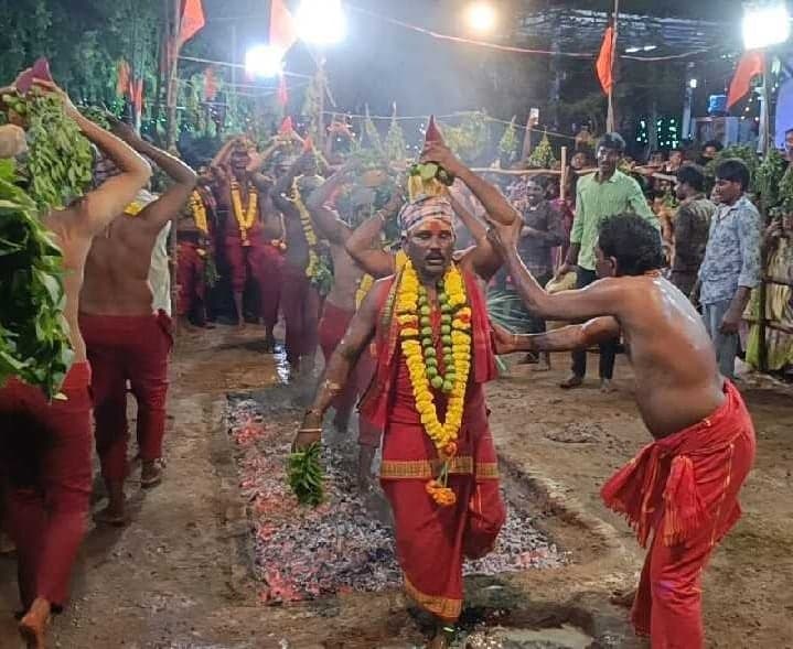 ఏలేశ్వరంలో అగ్నిగుండం ప్రవేశం - Udayam