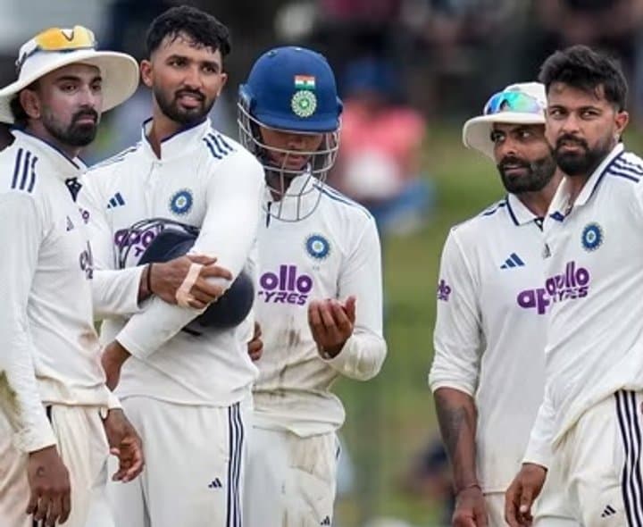 290కి ఆల్ ఔట్.. శ్రీలంక ఫాలోఆన్