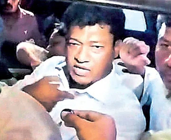 పలాసలో తీవ్ర రాజకీయ ఉద్రిక్తత