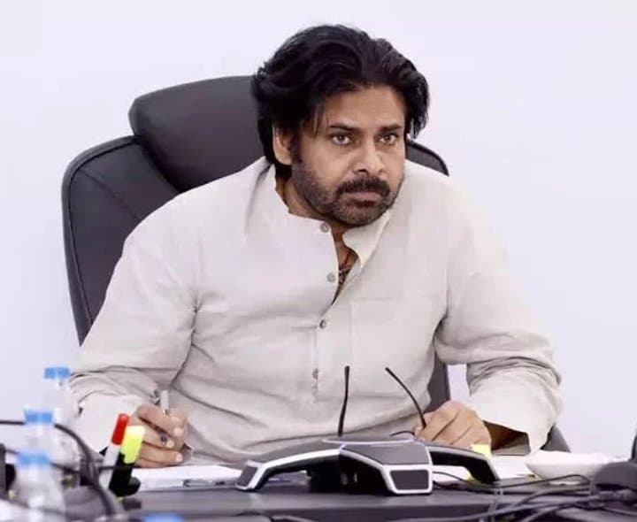 ఏఈ కుటుంబ ఘటనపై పవన్‌ విచారం