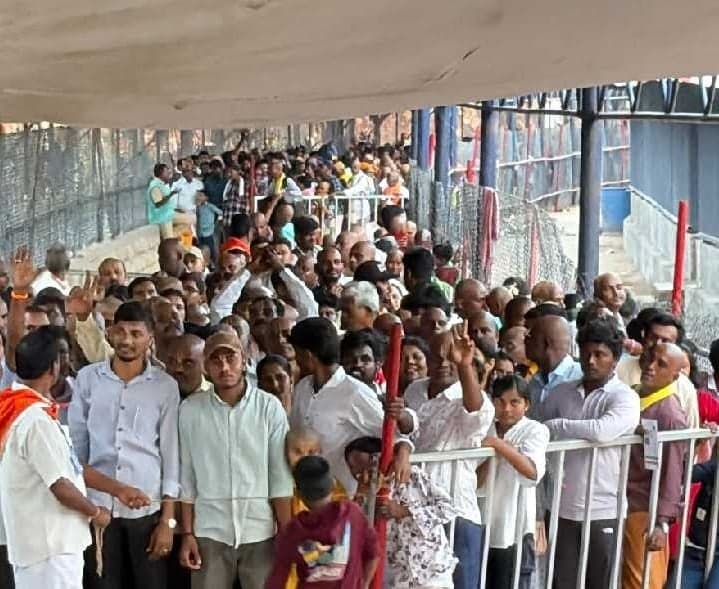 తిరుమలలో కొనసాగుతున్న భక్తుల రద్దీ