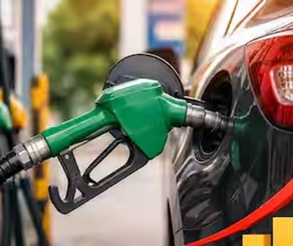 పెరిగిన పెట్రోల్, డీజిల్ ధరలు: వాహనదారులపై భారం - Udayam Digital