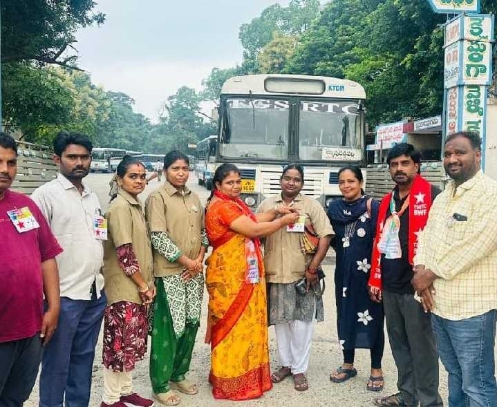 కార్మిక హక్కులను కాపాడుకోవాలి: కార్పొరేటర్ - Udayam