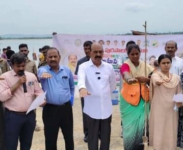పరిసరాల శుభ్రత మనందరి బాధ్యత