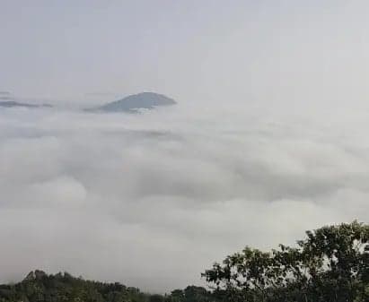 వంజంగి కొండలపై పర్యాటకుల సందడి
