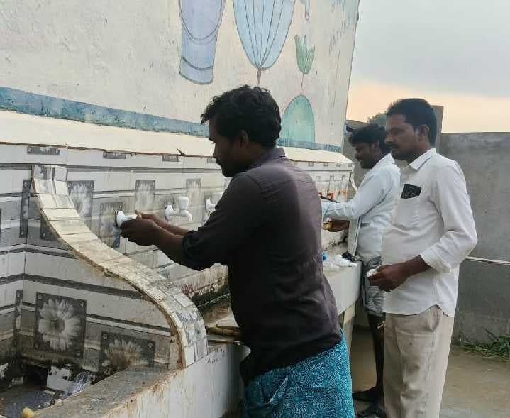 మద్దలకట్ట పాఠశాలలో మరమ్మతు పనులు - Udayam