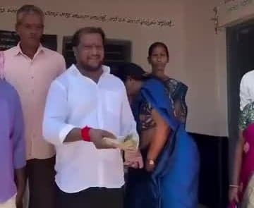 చిన్నారి మాటకు స్పందించి సీసీ రోడ్డు - Udayam
