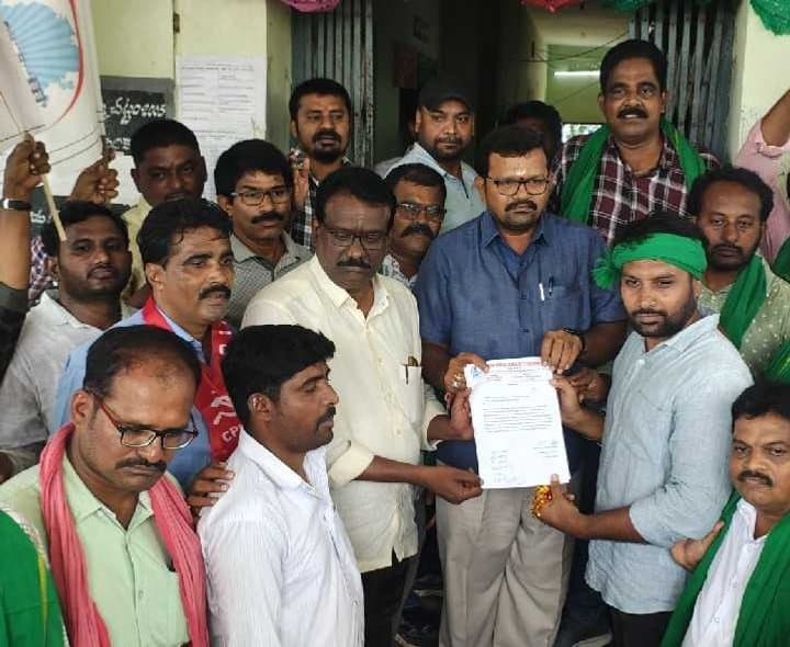 జర్నలిస్టుల ఇళ్ల స్థలాల కోసం వినతి