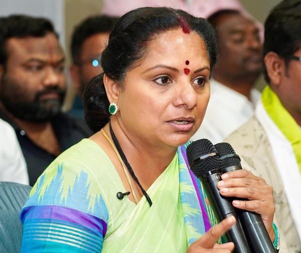 పేరు మార్చే ప్రసక్తే లేదు: ఈసీ లేఖపై తేల్చిచెప్పిన కవిత