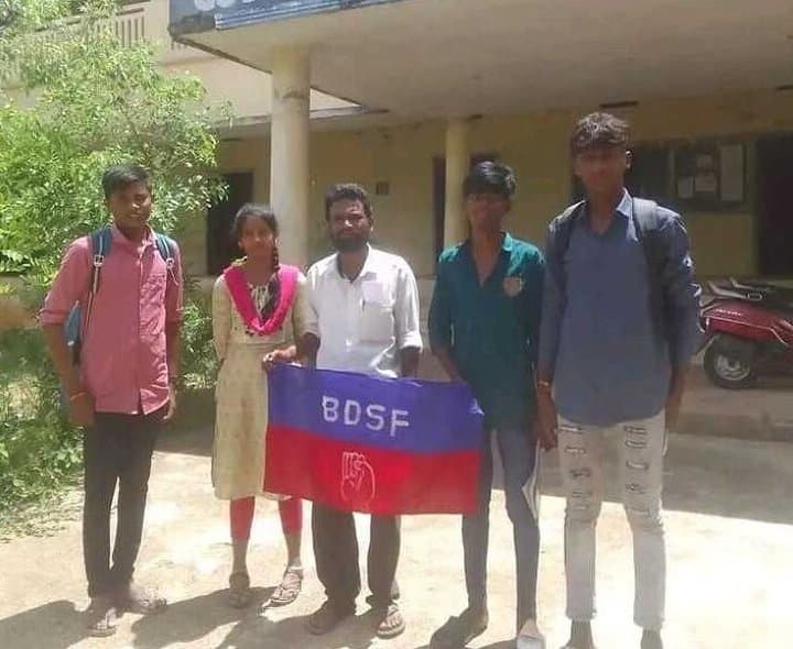 శిథిల భవనాల్లో పాఠశాలలు, హాస్టళ్లు వద్దు