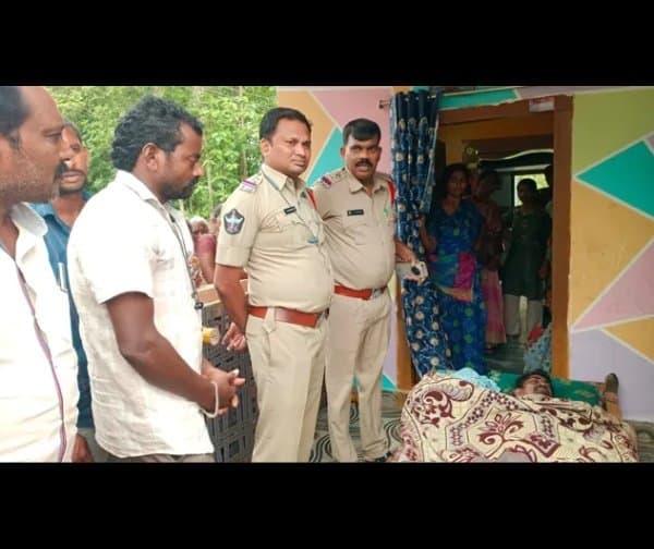 ప్రియుడితో కలిసి భర్తను చంపిన భార్య
