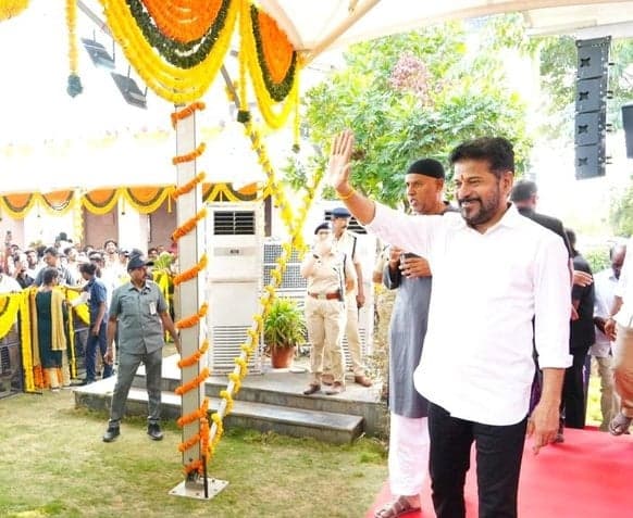కొడంగల్‌లో ప్రజలతో సీఎం రేవంత్ రెడ్డి ఆత్మీయ భేటీ - Udayam