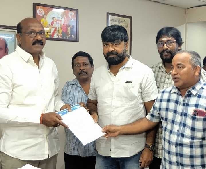 మీ సేవలో నిలిచిన సేవలను పునరుద్ధరించాలని వినతి - Udayam