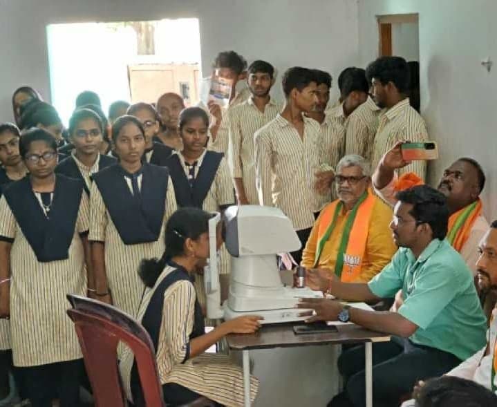 కొండమోడులో విద్యార్థులకు మెడికల్ క్యాంపు - Udayam