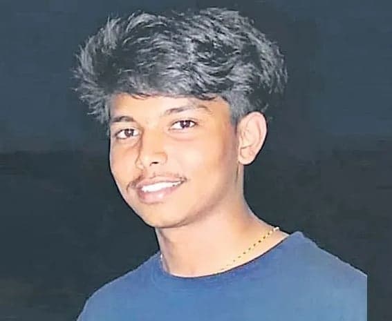 తండ్రి మందలించాడనే మనస్తాపంతో ఓ విద్యార్థి ఆత్మహత్య