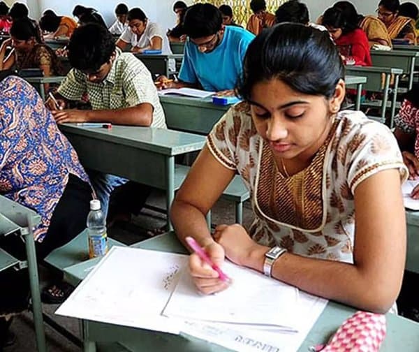 ఇంటర్ విద్యార్థులు: లక్ష్యాన్ని మరవొద్దు