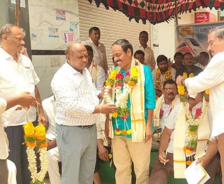 బుల్లెట్ ట్రైన్ కారిడార్ కోసం రిలే దీక్షలు