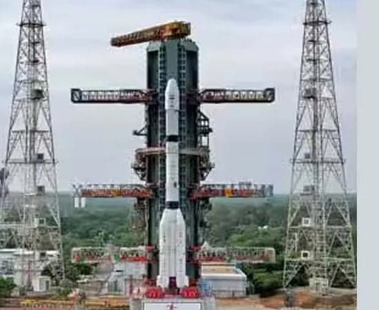  నేడు అర్ధరాత్రి ఇస్రో కీలక ప్రయోగం!