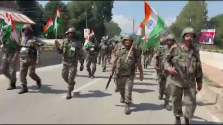 అనంత్‌నాగ్‌లో పోలీసుల బైక్‌ ర్యాలీ