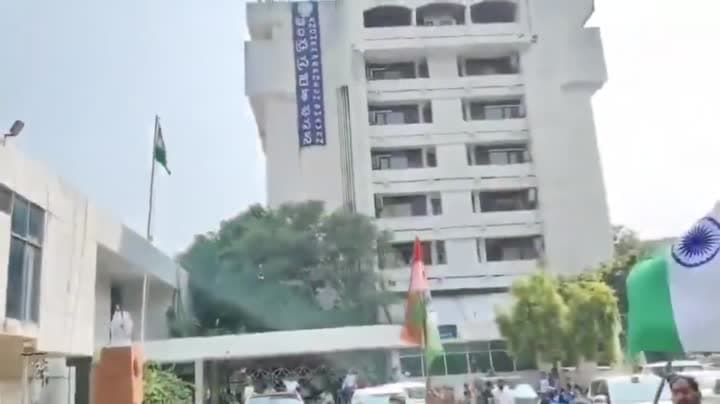 ఢిల్లీలో సీఎం రేవంత్, మంత్రులు ధర్నా