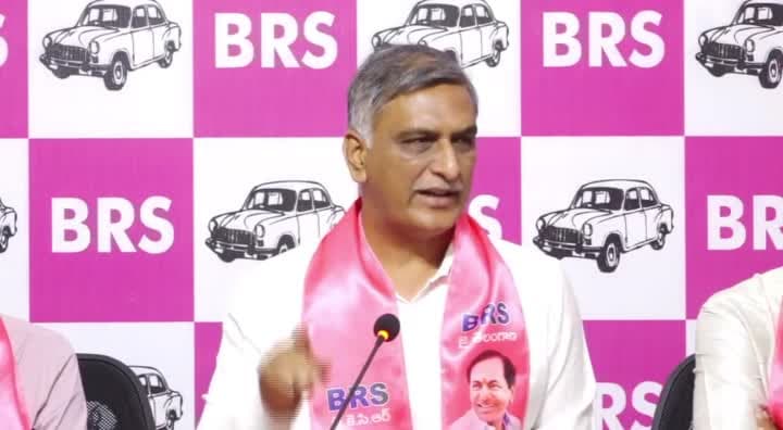 సమ్మక్క బ్యారేజ్‌ నీరు ఏపీకి తరలిపోతోంది: హరీశ్‌రావు