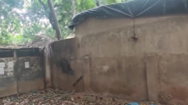 నోటీసు లేకుండా స్క్రాప్‌ దుకాణం కూల్చివేత