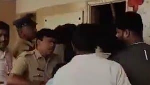 స్కూల్ విద్యార్థి మృతి.. తల్లిదండ్రుల ఆందోళన