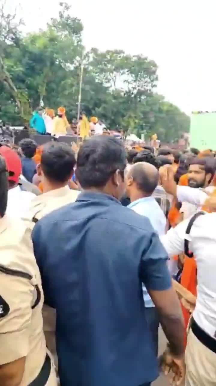 ట్యాంక్‌బండ్‌ వద్ద పోలీసుల ఉత్సాహం
