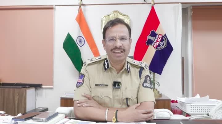 ట్యాంక్‌బండ్‌పై అర్ధరాత్రి బర్త్‌డే వేడుకలు వద్దు: సజ్జనార్