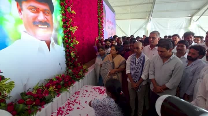 పెద్ది సుదర్శన్ రెడ్డికి కేటీఆర్, హరీష్ రావు నివాళి