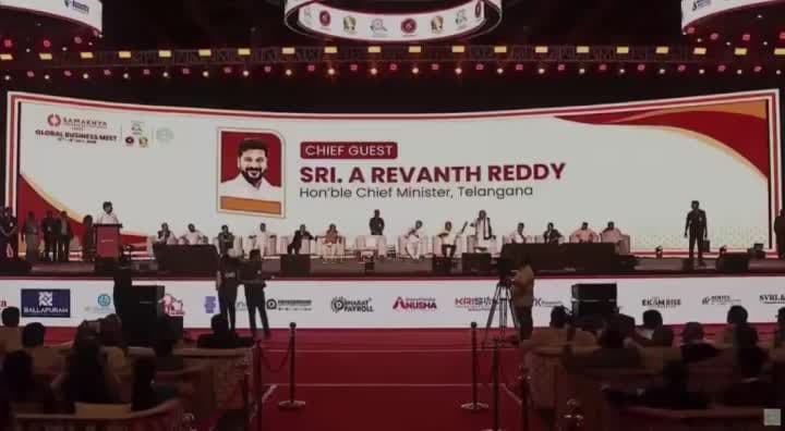రేవంత్ ప్రసంగానికి హనుమంతరావు అడ్డంకి