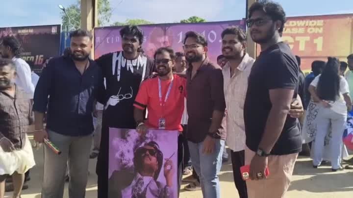 ‘జైలర్ 2’ బ్యానర్లకు పూలతో... రజినీకాంత్ అభిమానులు