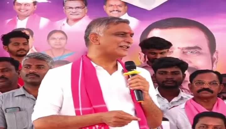 రైతులకు నీళ్లు ఇవ్వకుండా ఇబ్బందులు పెడుతున్నారు 