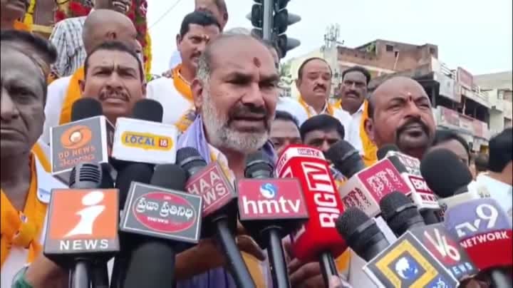 చేనేత కార్మికులకు నిరంతర ఉపాధి: ఆది శ్రీనివాస్
