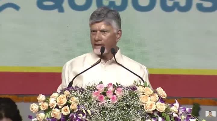 కల్తీ లేని మద్యం అమ్ముతున్నాం: చంద్రబాబు
